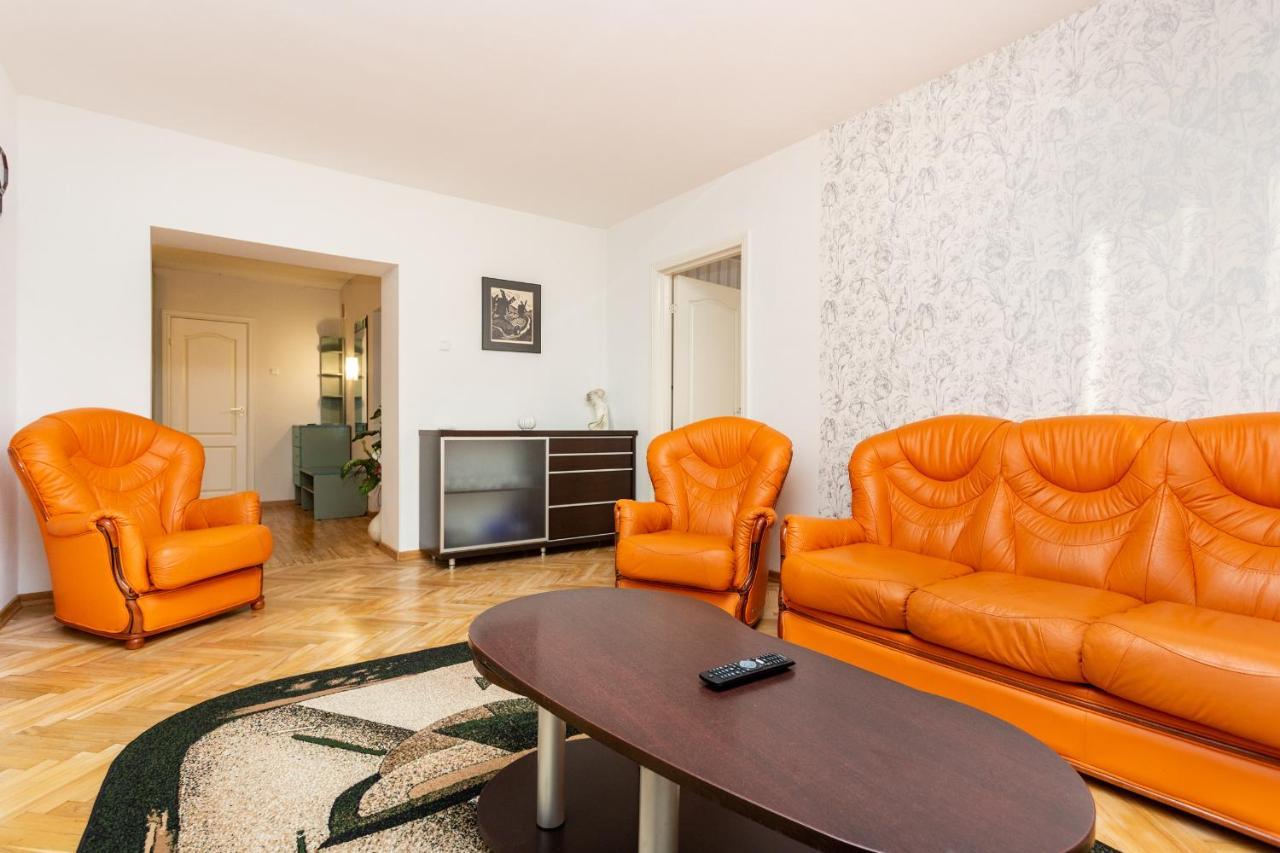 3 Room Central Apartmend 90M2 Parking For One Car Fifth Floor And The Building Does Not Have An Elevator تالين المظهر الخارجي الصورة