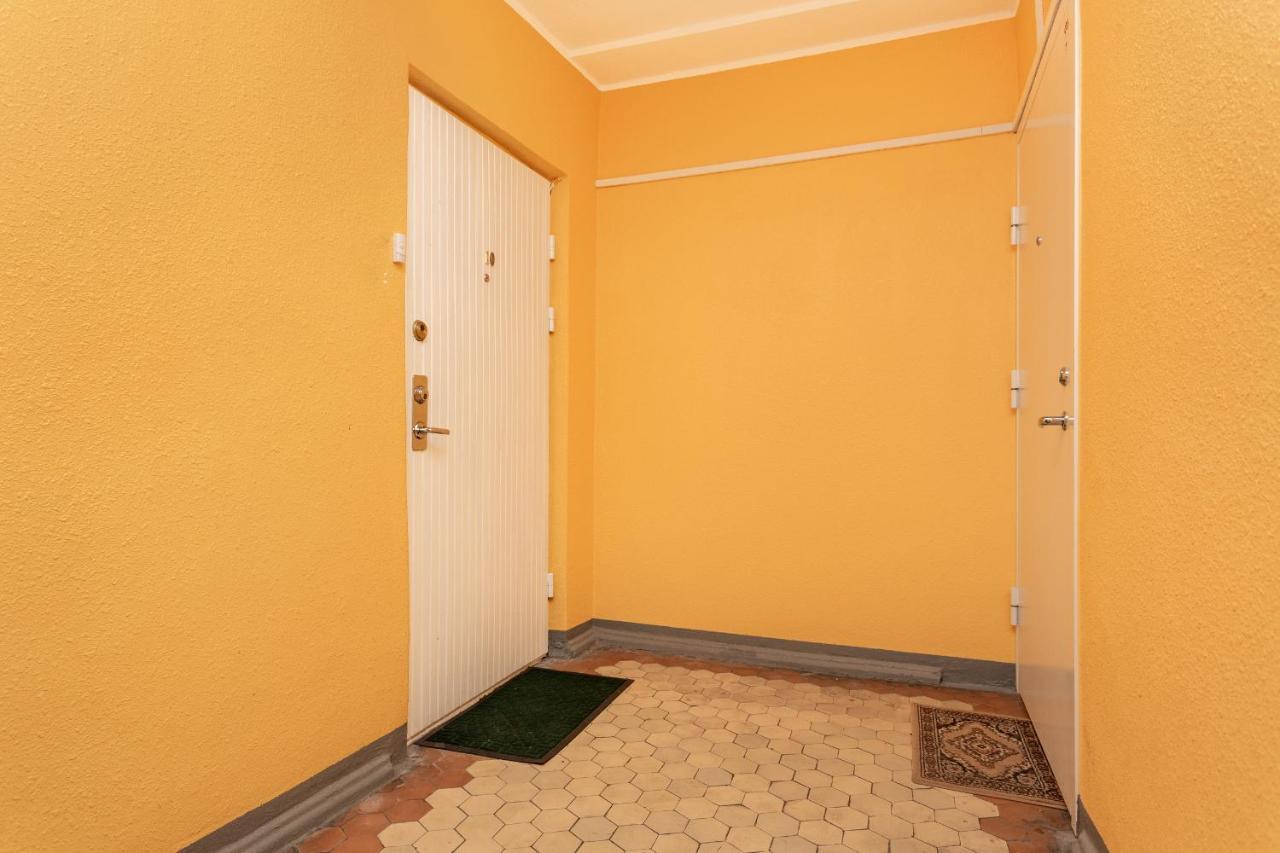 3 Room Central Apartmend 90M2 Parking For One Car Fifth Floor And The Building Does Not Have An Elevator تالين المظهر الخارجي الصورة