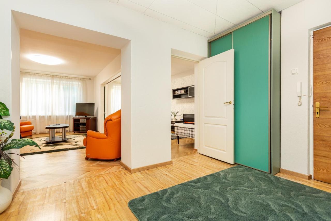 3 Room Central Apartmend 90M2 Parking For One Car Fifth Floor And The Building Does Not Have An Elevator تالين المظهر الخارجي الصورة